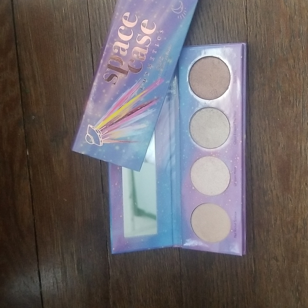 Space Case Cosmetics Eyeshadow 4 Shimmer Colors